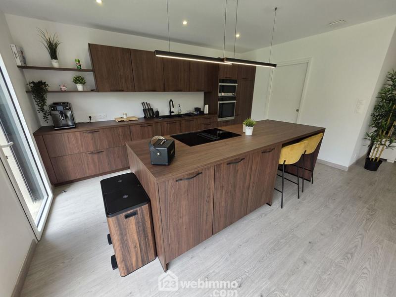 Maison - 136 m² - 4 pièces