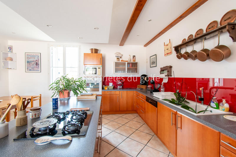 Maison - 244 m² - 6 pièces