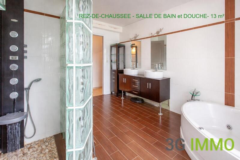 Villa - 210 m² - 9 pièces