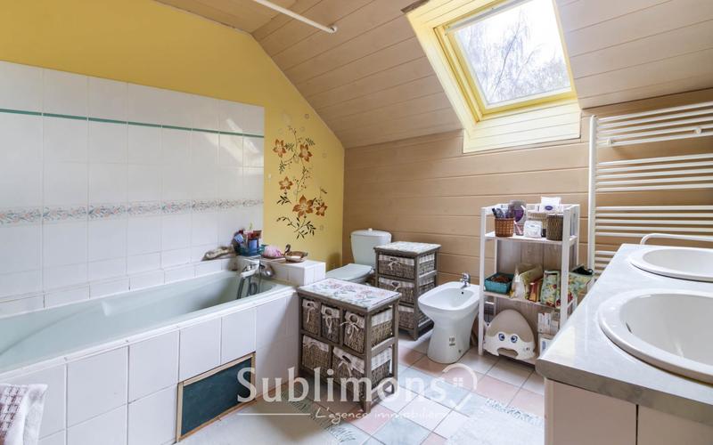 Maison - 270 m² - 8 pièces