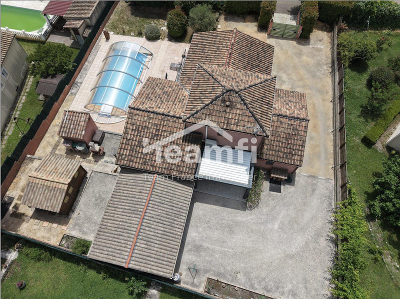 Maison traditionnelle - 115 m² - 5 pièces