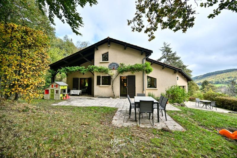 Maison - 250 m² - 10 pièces