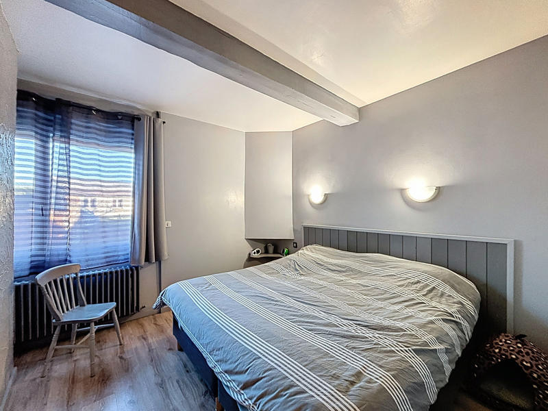 Maison - 240 m² - 8 pièces