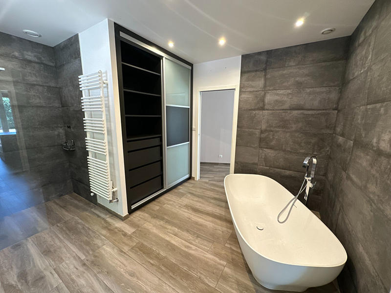 Maison - 307 m² - 9 pièces