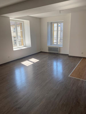 Appartement - 90 m² - 3 pièces