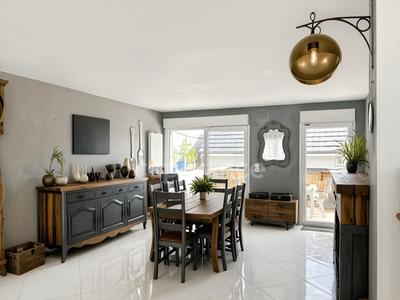 Maison - 200 m² - 5 pièces