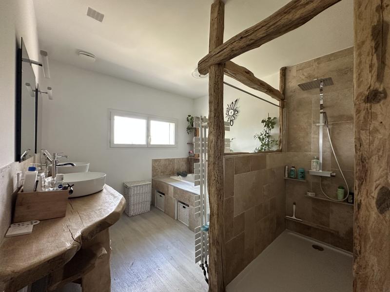 Maison - 227 m² - 7 pièces