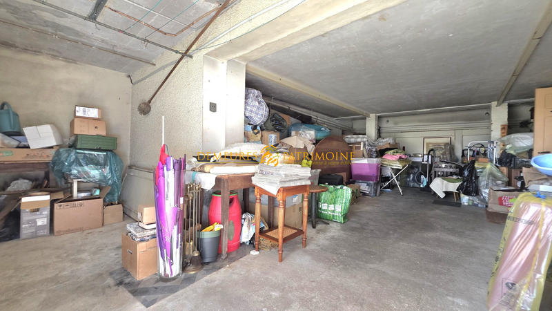 Maison - 202 m² - 6 pièces