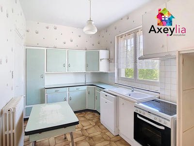 Maison - 94 m² - 8 pièces