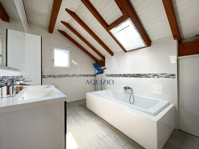 Maison - 230 m² - 7 pièces