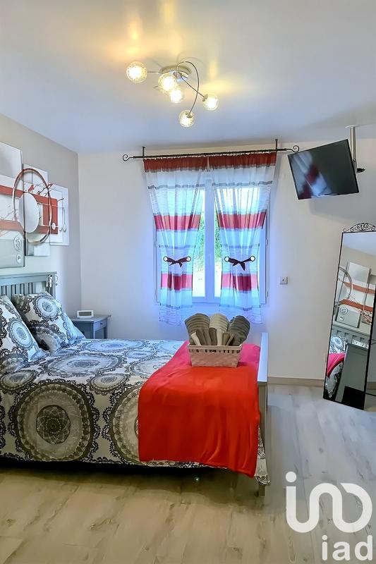 Maison - 228 m² - 8 pièces