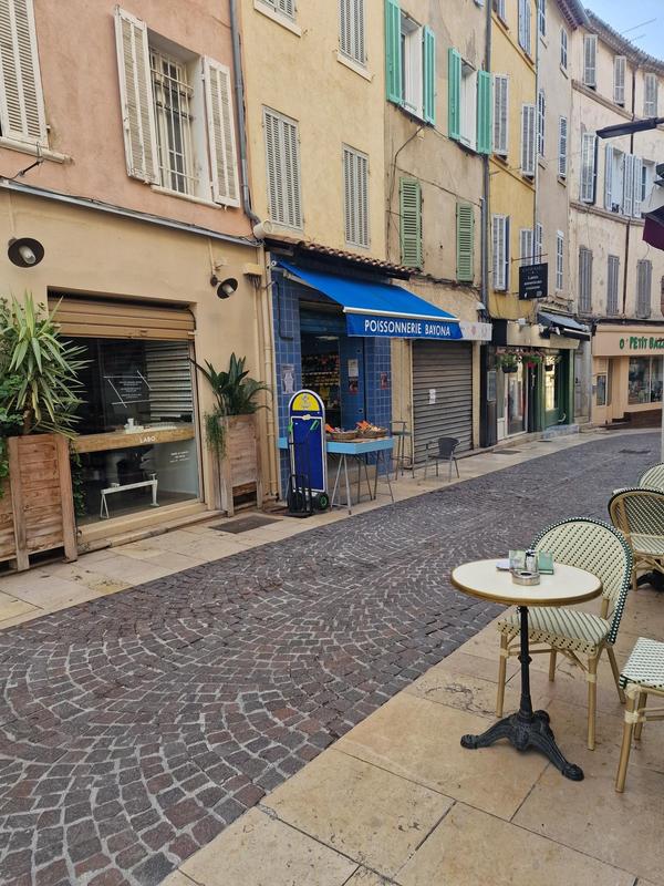 Fonds de commerce - Magasins - 35 m²