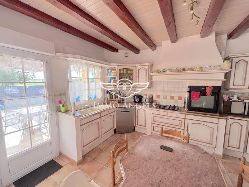 Maison traditionnelle - 179 m² - 8 pièces