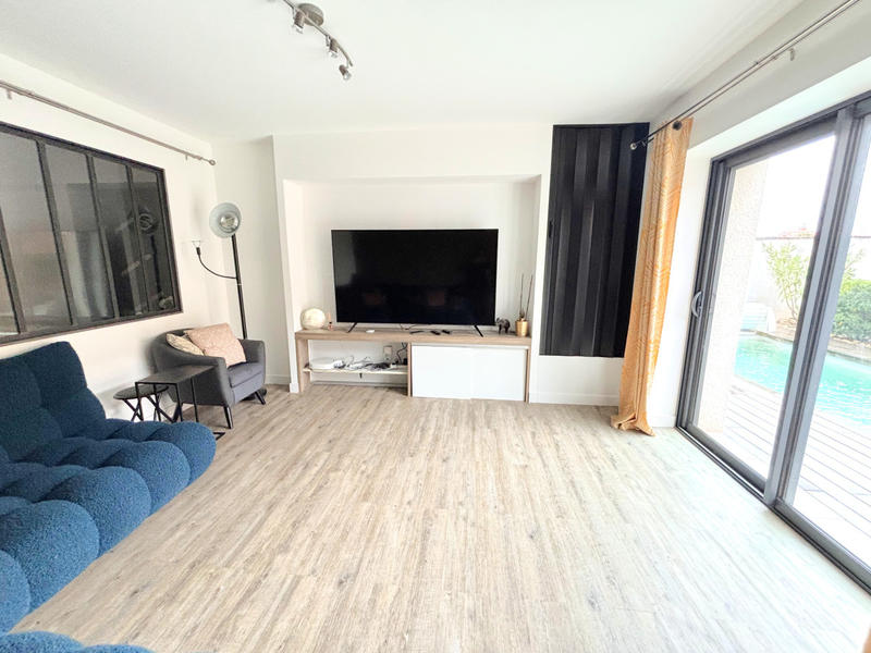 Maison - 207 m² - 7 pièces