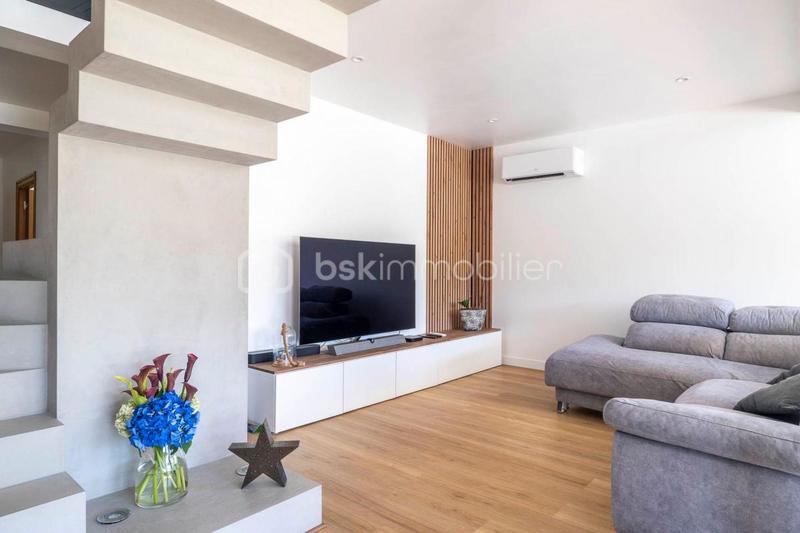 Maison - 162 m² - 5 pièces