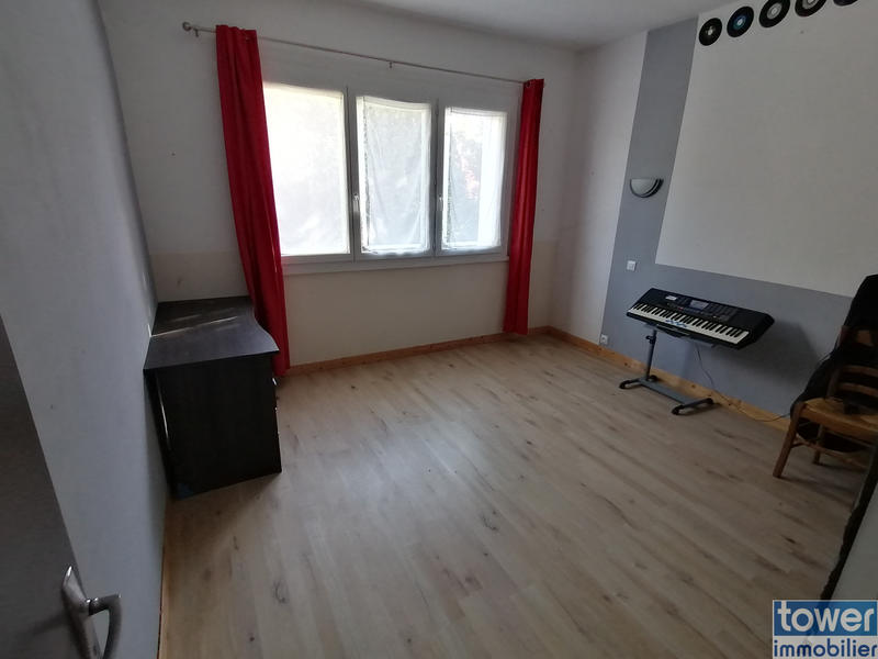 Maison - 285 m² - 9 pièces