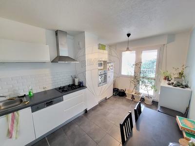 Appartement - 88 m² - 5 pièces