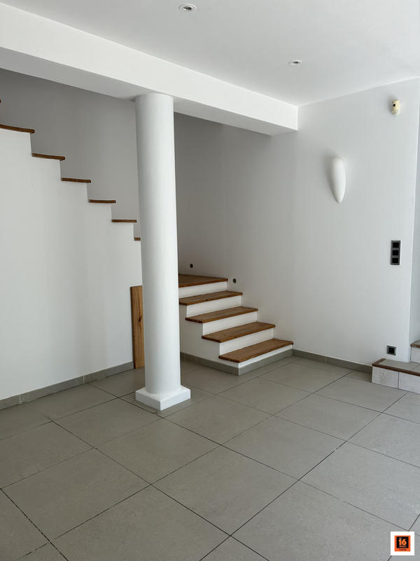 Maison - 195 m² - 5 pièces