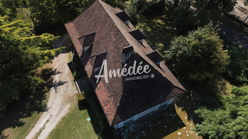 Maison traditionnelle - 210 m² - 7 pièces