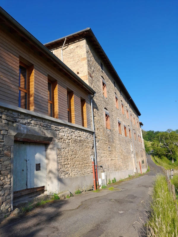 Propriété - 1 500 m² - 23 pièces