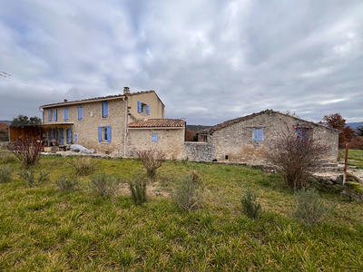 Maison - 235 m² - 7 pièces