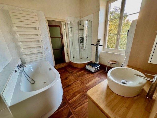 Appartement - 171 m² - 5 pièces