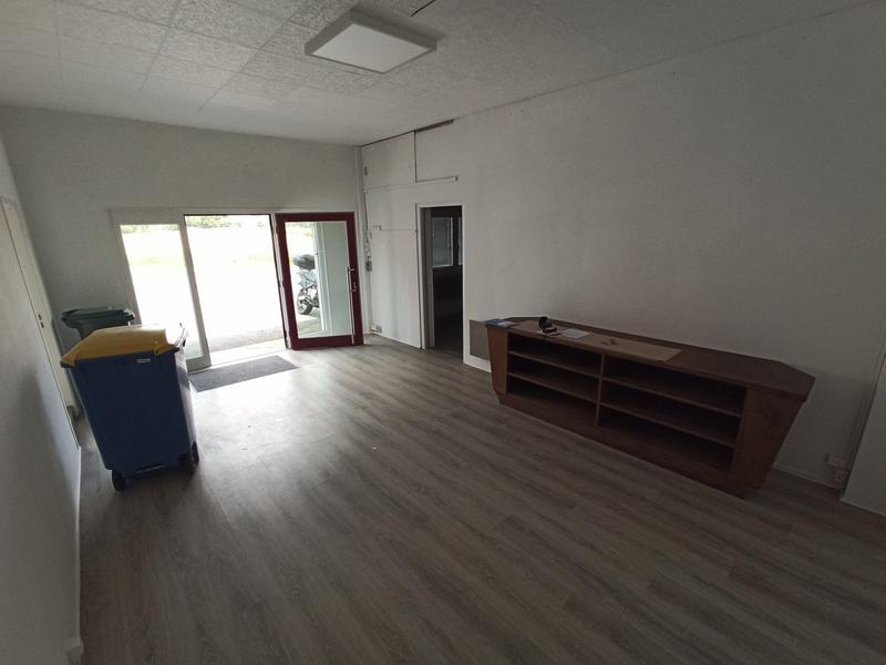 Local commercial - 110 m²