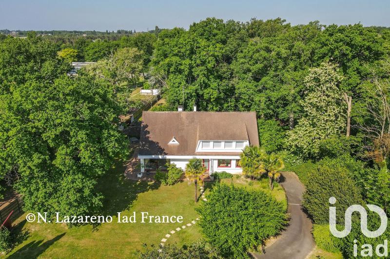 Maison - 233 m² - 9 pièces