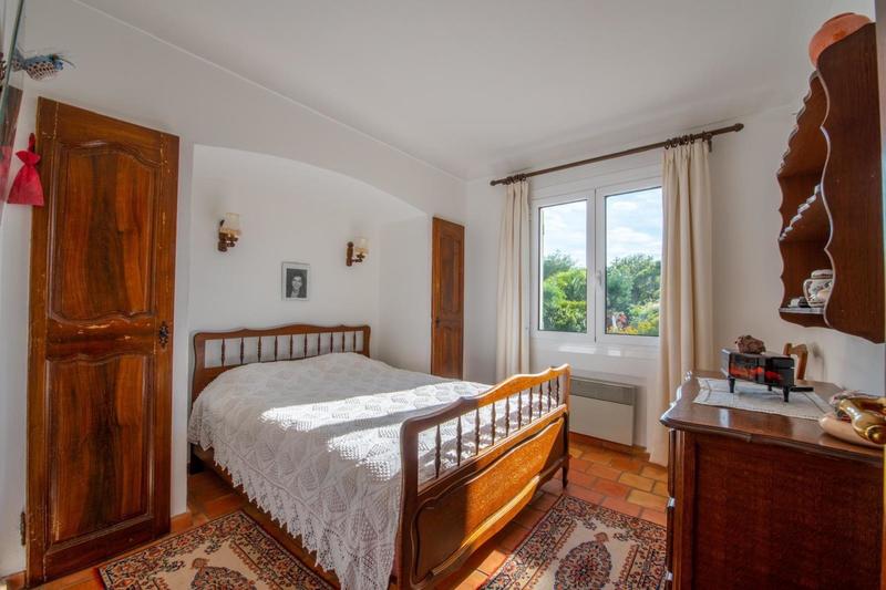 Maison - 247 m² - 8 pièces