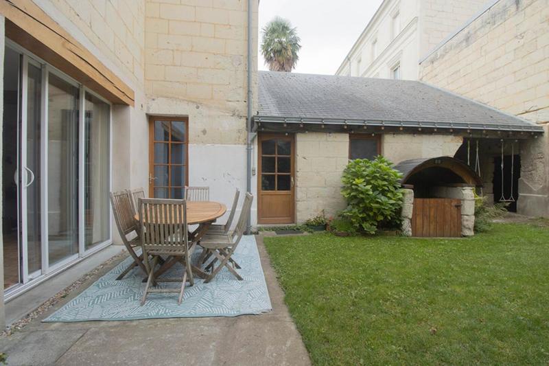 Maison - 235 m² - 10 pièces