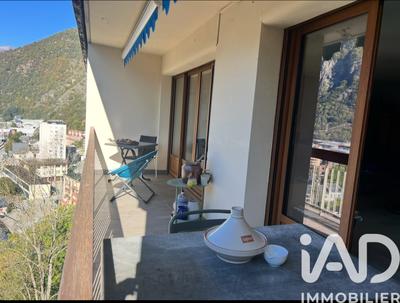 Appartement - 100 m² - 5 pièces