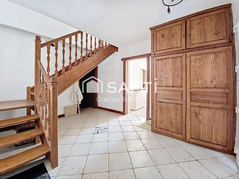 Maison - 223 m² - 9 pièces