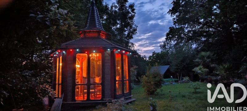 Maison - 600 m² - 14 pièces