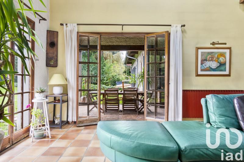 Maison - 277 m² - 10 pièces