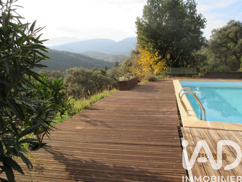 Maison - 275 m² - 10 pièces