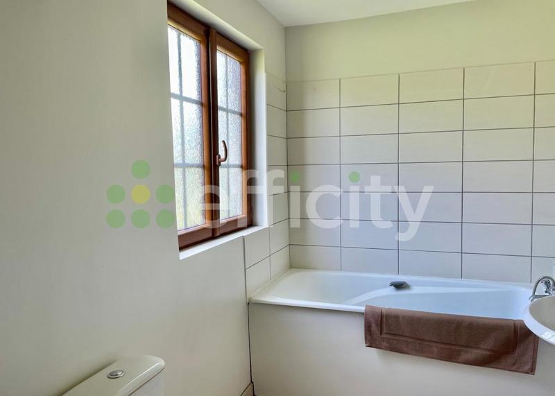 Maison - 159 m² - 6 pièces