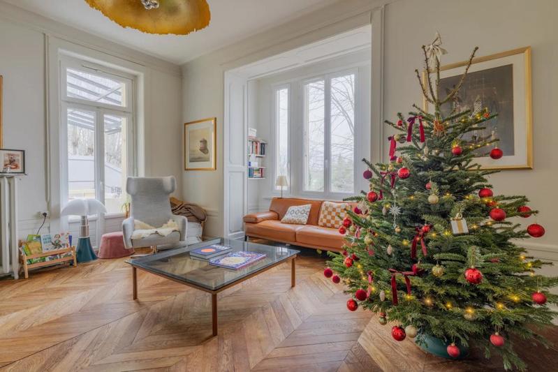 Maison - 207 m² - 9 pièces