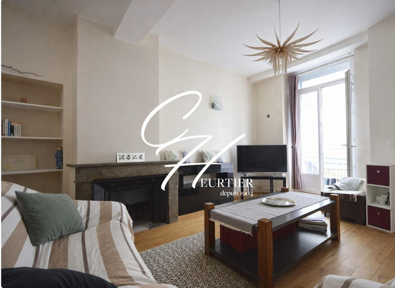 Appartement - 99 m² - 4 pièces