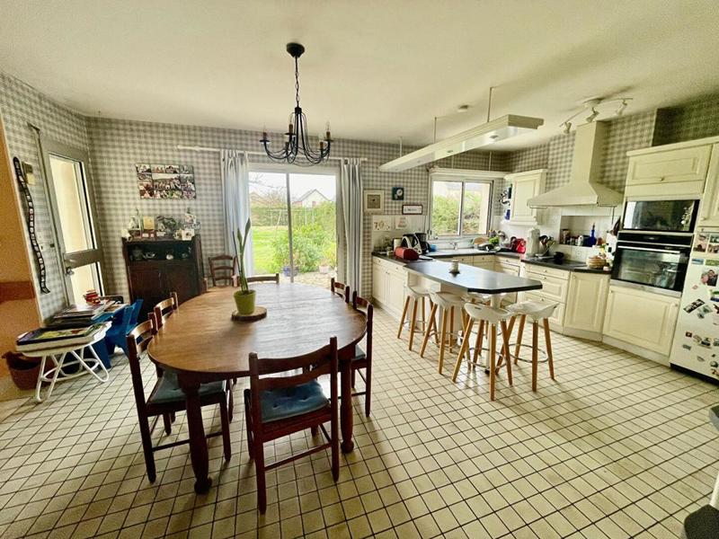 Maison - 329 m² - 11 pièces