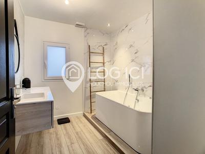 Maison - 104 m² - 4 pièces