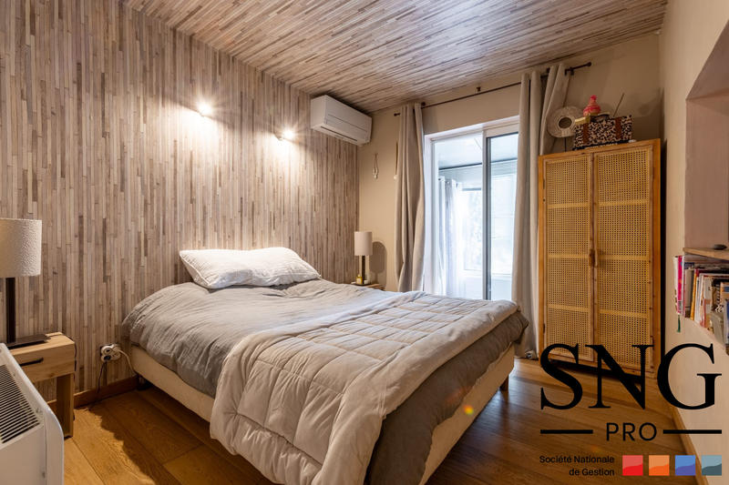 Maison traditionnelle - 146 m² - 8 pièces