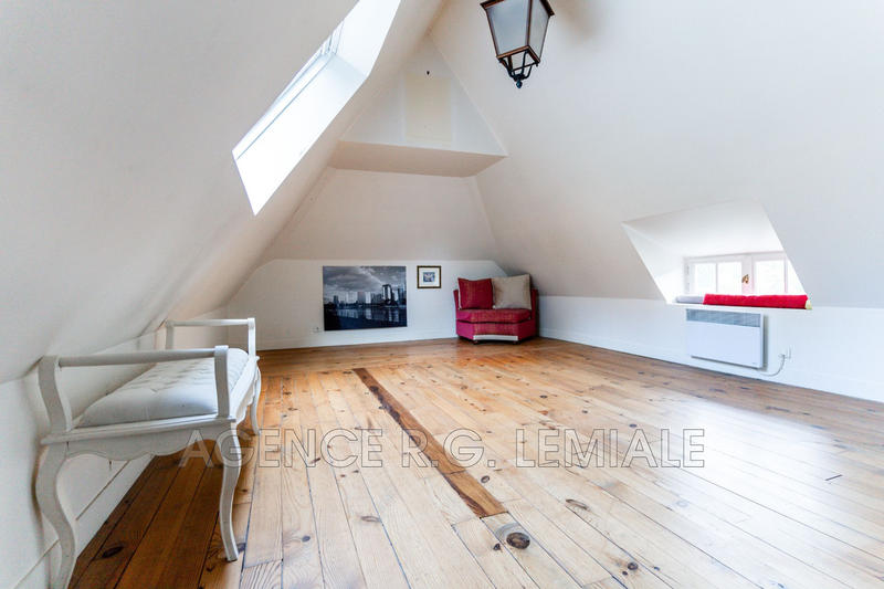 Maison - 180 m² - 7 pièces