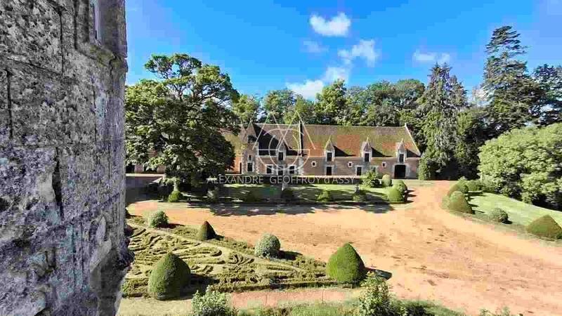 Château - 2 500 m² - 30 pièces