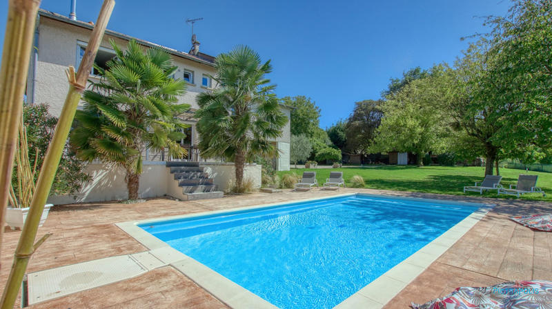 Maison ancienne - 210 m² - 7 pièces