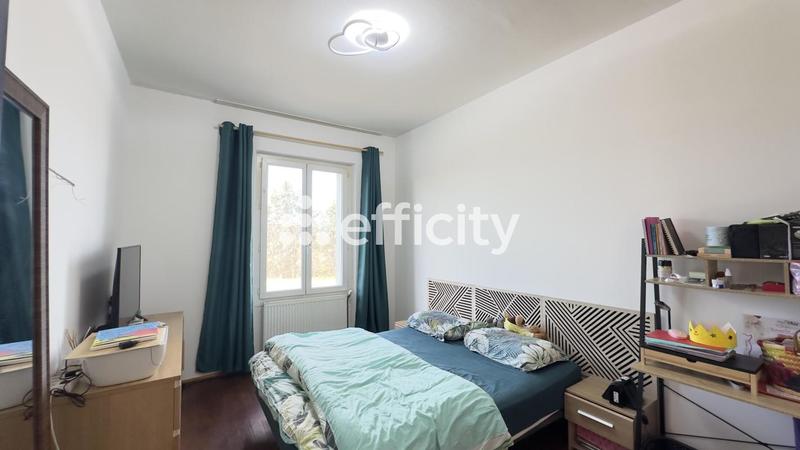 Maison - 205 m² - 8 pièces