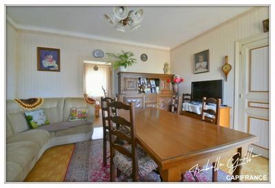 Maison - 98 m² - 5 pièces