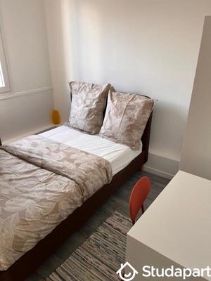 Chambre - 70 m² - 1 pièce