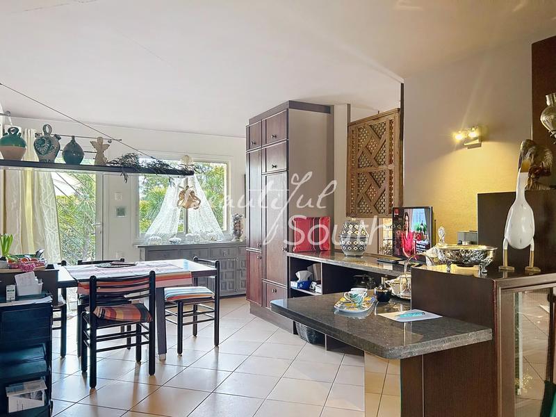 Villa - 354 m² - 6 pièces