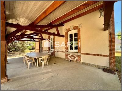 Maison - 220 m² - 10 pièces