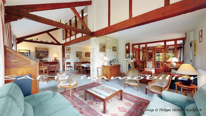 Villa - 335 m² - 10 pièces